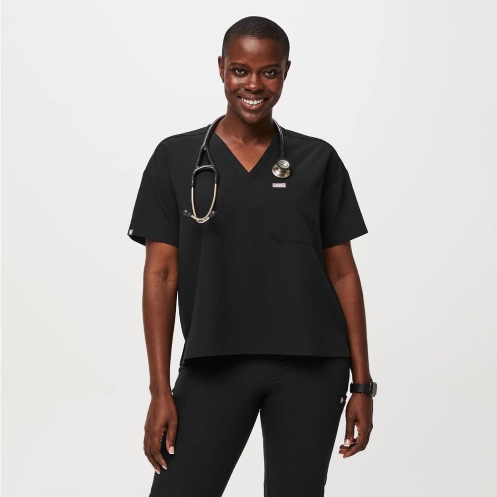 FIGS Black Relaxed Catarina™ - One-Pocket Scrub Top